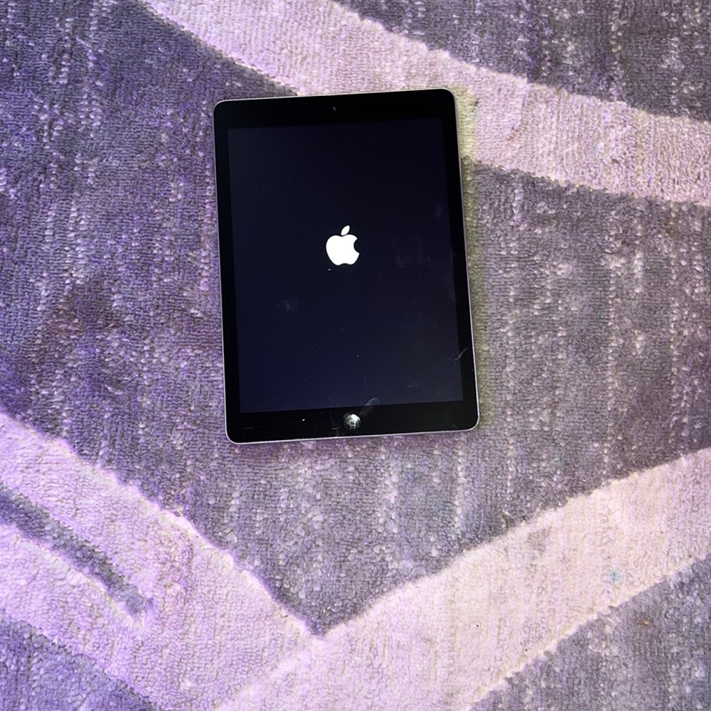6- iPad Air 10.5 inches 16G